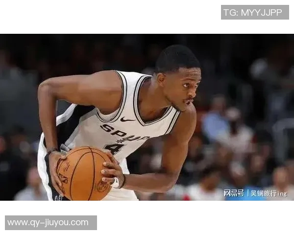 福克斯半场表现抢眼4投2中斩获13分2篮板2助攻罚球全中助力球队