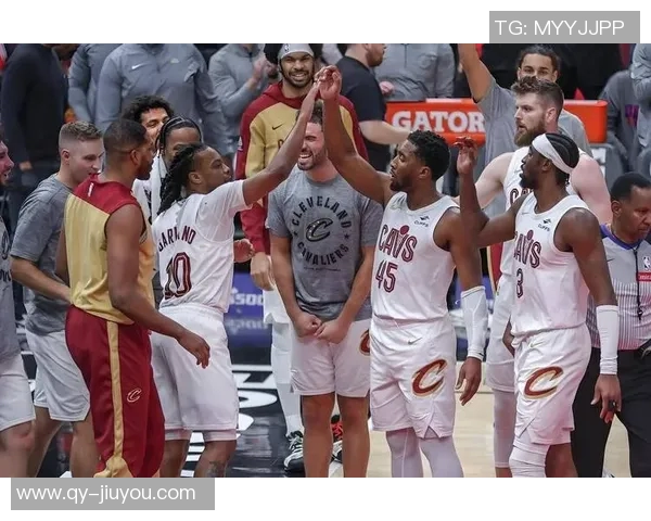 东部冠军争夺战骑士领跑27尼克斯紧随其后活塞仅13落后