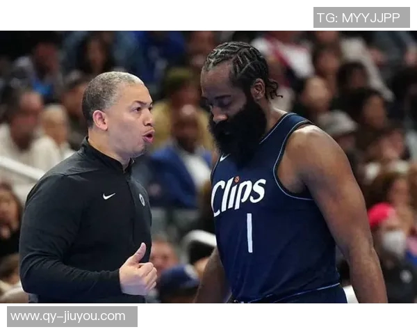 新赛季球队策略转变卢指导强调围绕明星球员构建体系